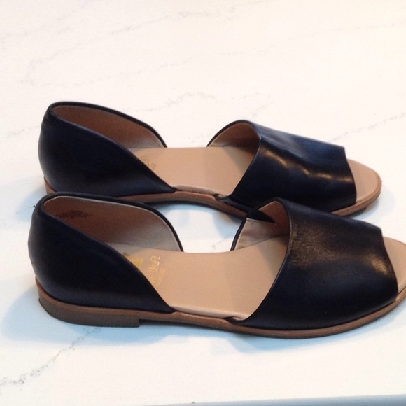 Chic black flats sz 7 very good condition - Picture 2 of 4